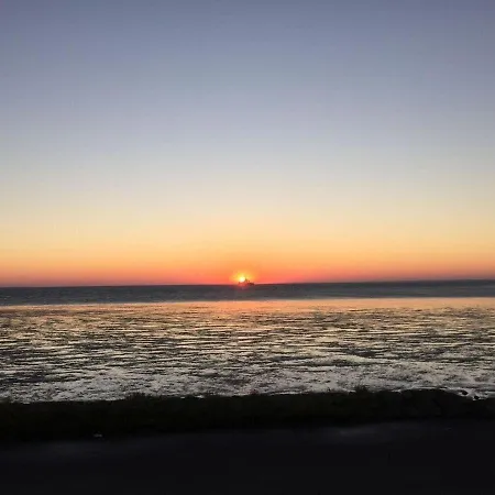 Pier 12, 4 *